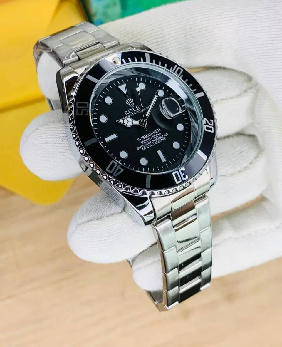 Rotating Bezel Watch With Black Dial & Butterfly Lock Chain